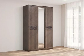 Шкаф 3-х створчатый с зеркалом Кэт-4 Венге Диал в Советском - sovetskij.mebel-tymen.ru | фото
